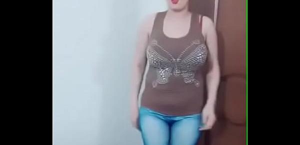  Tamil Aunty Big Boobs shaking Dance